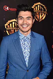 How tall is Henry Golding?